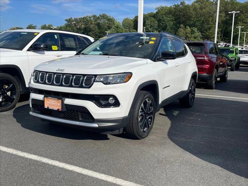 Certified 2022 Jeep Compass Limited image 1