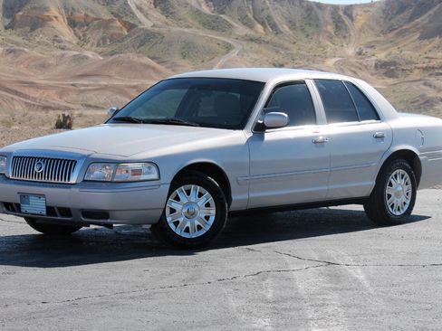 Used 2007 Mercury Grand Marquis GS image 3