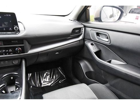 Used 2024 Nissan Rogue SV FWD image 10