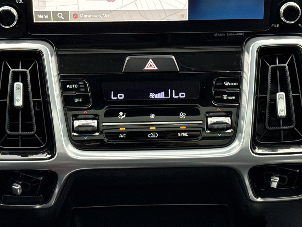 Used 2023 Kia Sorento SX AWD/4WD image 16
