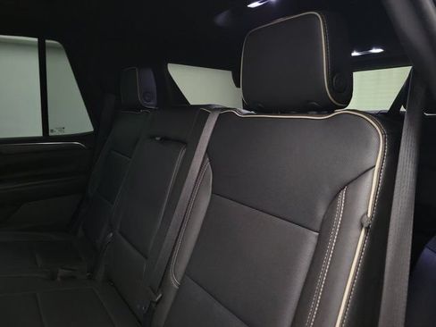 Used 2023 GMC Yukon SLT RWD image 13