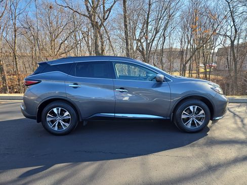 Used 2019 Nissan Murano SV image 2