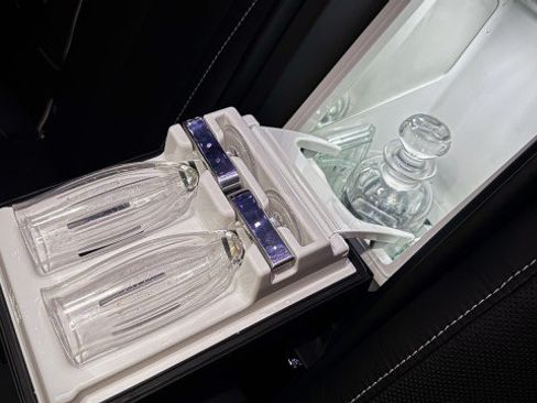 Used 2020 Rolls-Royce Cullinan AWD/4WD image 38