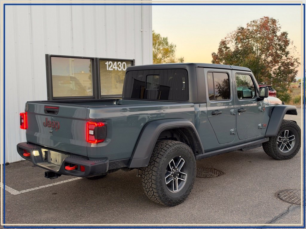 Used 2026 Jeep Gladiator Mojave AWD/4WD image 3