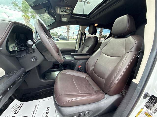 Used 2024 Toyota Sienna Platinum FWD image 11