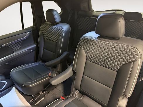 New 2025 GMC Acadia Denali w/ Super Cruise Package image 30