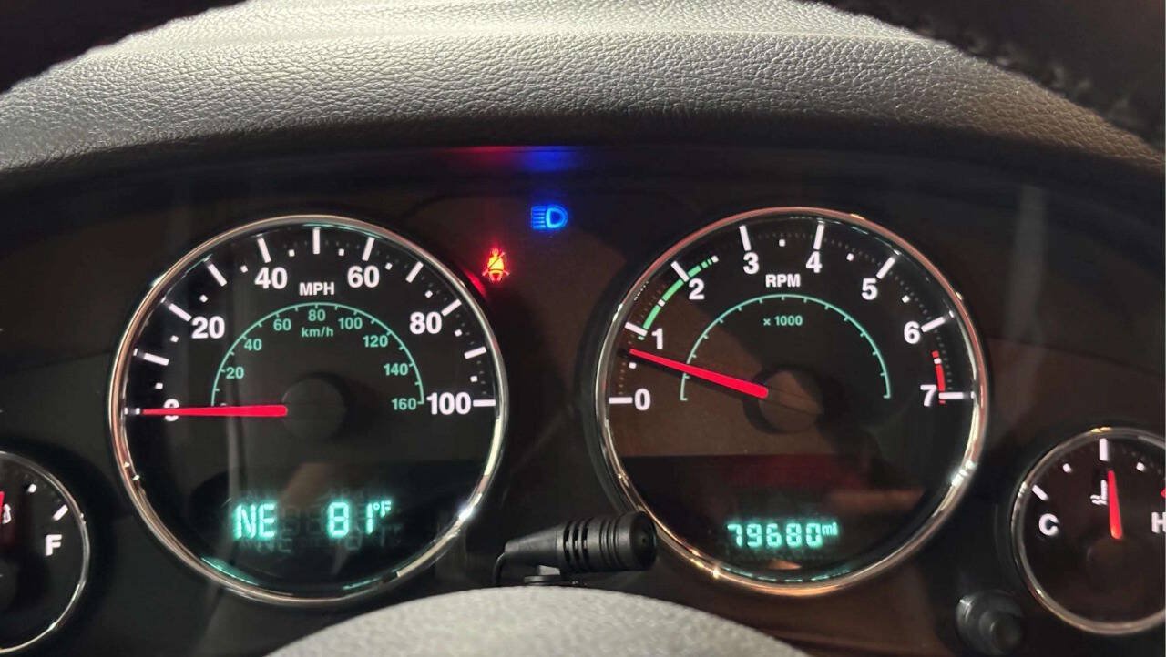 Used 2016 Jeep Wrangler Unlimited Sahara AWD/4WD image 31