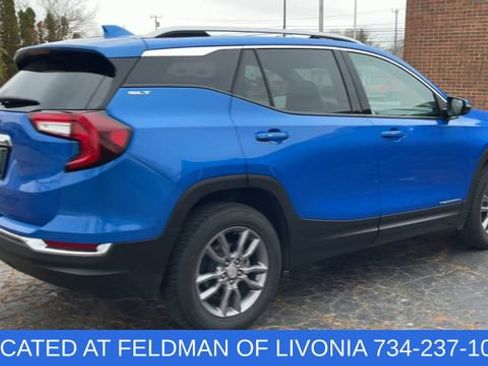 Used 2024 GMC Terrain SLT image 8
