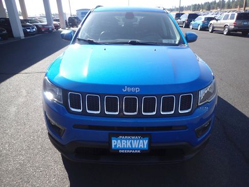 Used 2019 Jeep Compass Latitude w/ Popular Equipment Group AWD/4WD image 8