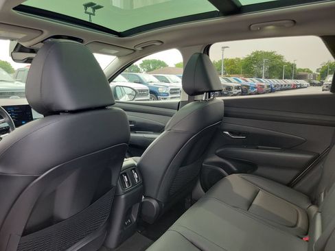 Used 2025 Hyundai Tucson SEL AWD/4WD image 16
