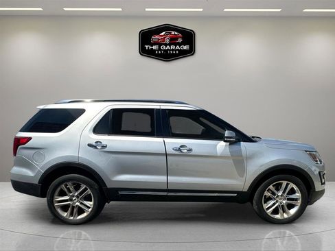 Used 2017 Ford Explorer Limited image 5