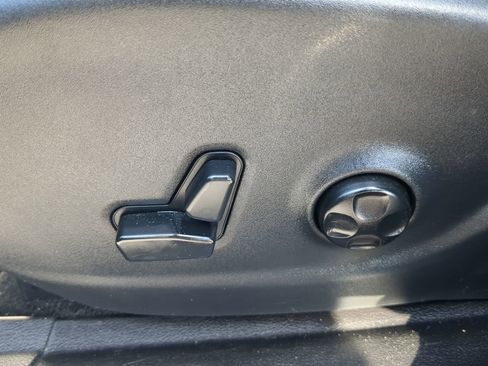 Used 2016 Jeep Cherokee Trailhawk w/ Comfort/Convenience Group image 50