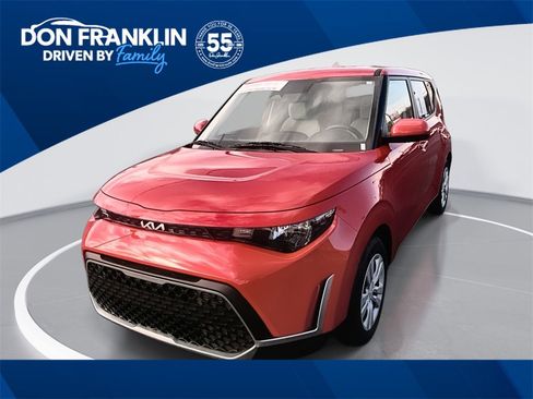 Used 2024 Kia Soul LX image 1