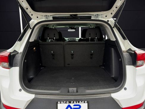 Used 2023 Chevrolet TrailBlazer LT w/ Convenience Package AWD/4WD image 22