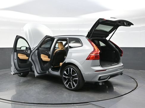 Used 2024 Volvo XC60 B5 Ultimate w/ Protection Package Premier AWD/4WD image 48