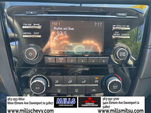 Used 2017 Nissan Rogue S AWD/4WD image 22