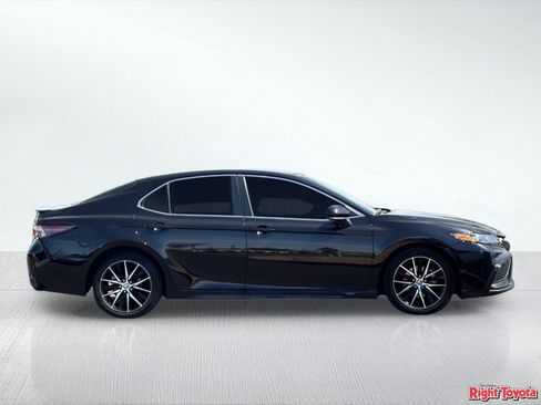 Certified 2022 Toyota Camry SE FWD image 7
