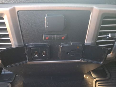 Used 2019 Ford F150 Platinum w/ Equipment Group 701A Luxury AWD/4WD image 15