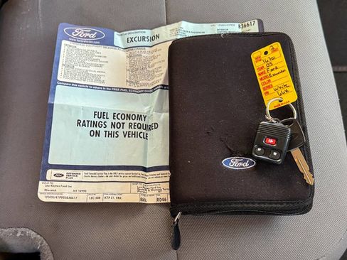 Used 2005 Ford Excursion XLT image 45