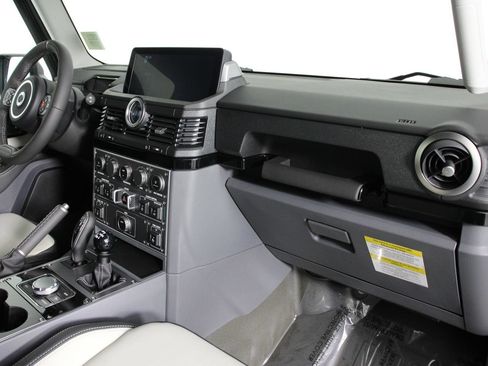 Used 2025 INEOS Grenadier Station Wagon AWD/4WD image 9