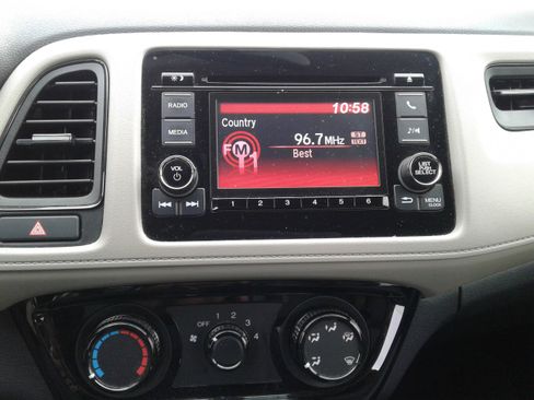 Used 2021 Honda HR-V LX image 18