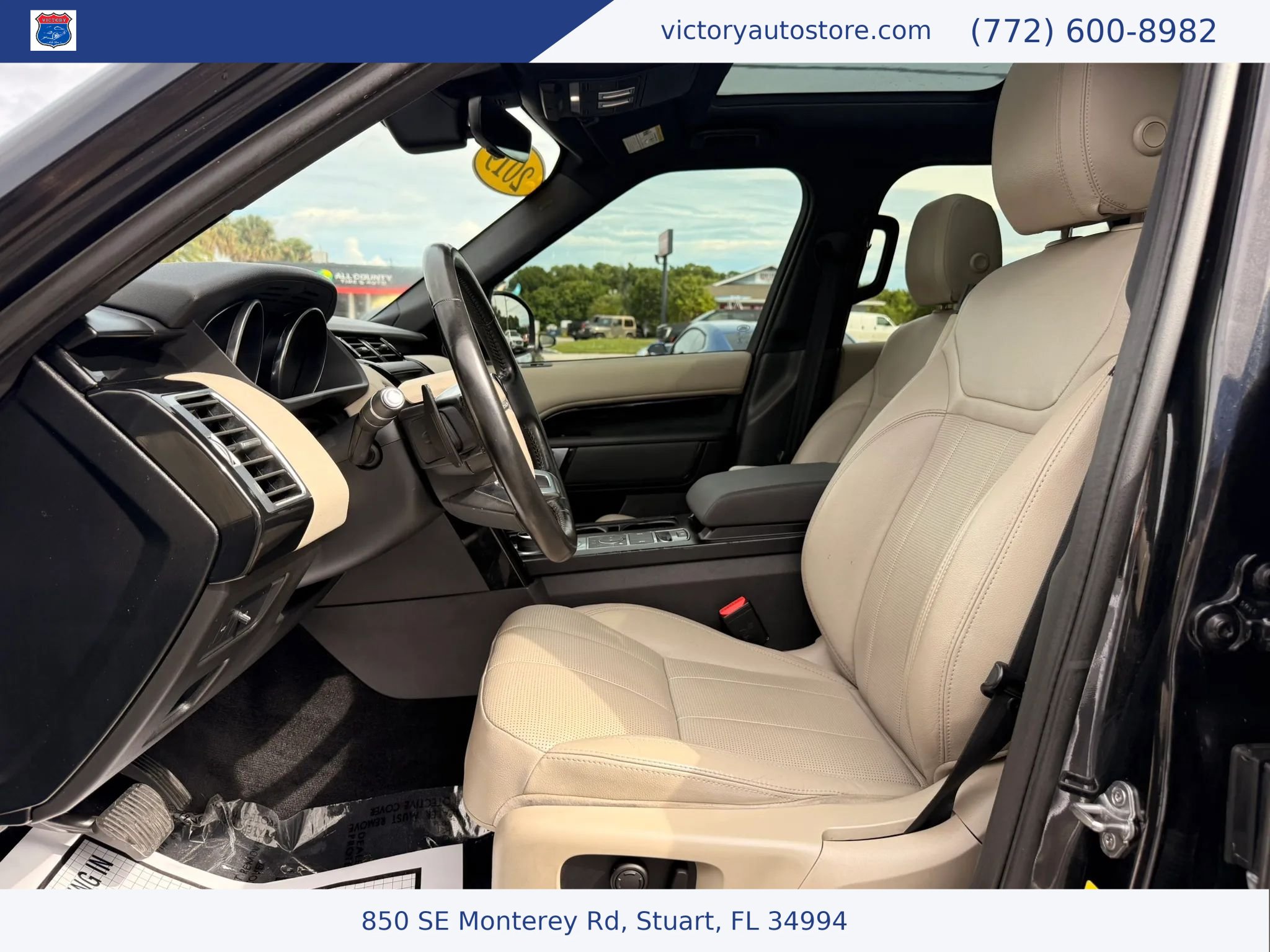 Used 2019 Land Rover Discovery SE AWD/4WD image 3