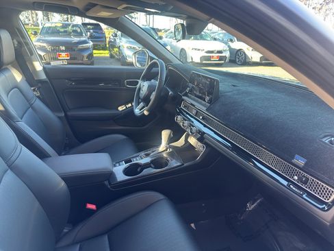 Used 2024 Honda Civic EX-L image 17