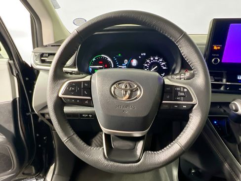Used 2026 Toyota Sienna XLE image 17