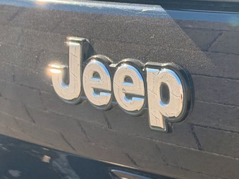 Used 2015 Jeep Cherokee Latitude w/ Comfort/Convenience Group image 10