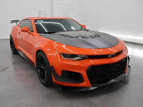 Used 2021 Chevrolet Camaro ZL1 RWD image 2