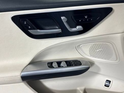 Used 2023 Mercedes-Benz C 300 Sedan image 12