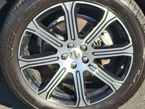 Used 2021 Volvo XC60 T5 Inscription image 8