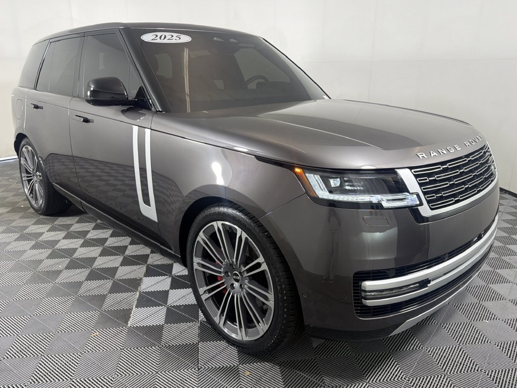 Used 2025 Land Rover Range Rover SE AWD/4WD image 14