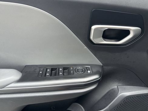 Used 2025 Kia K4 FWD image 13