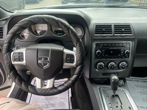 Used 2012 Dodge Challenger R/T RWD image 21