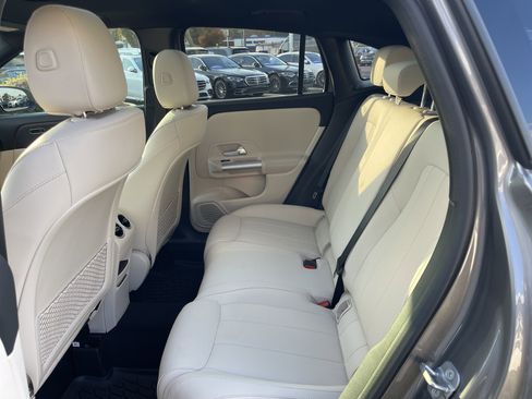 Certified 2025 Mercedes-Benz GLA 250 image 32