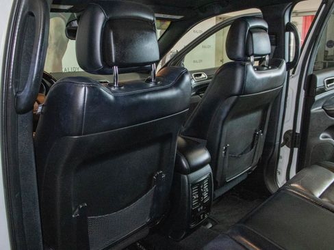 Used 2022 Jeep Grand Cherokee Limited image 10