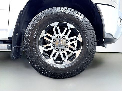 Used 2017 RAM 2500 SLT w/ Luxury Group AWD/4WD image 45