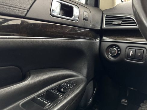 Used 2017 Lincoln MKT FWD image 35