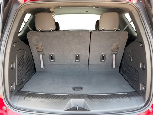 Certified 2025 Chevrolet Tahoe LS RWD image 28