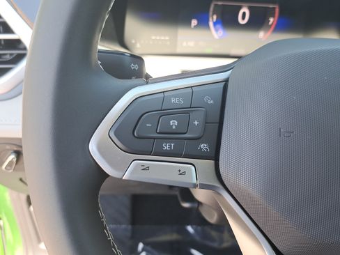 New 2026 Volkswagen Taos SE AWD/4WD image 16