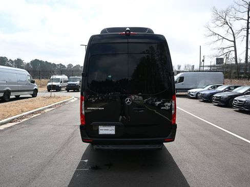 Used 2023 Mercedes-Benz Sprinter 2500 image 26