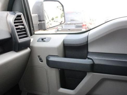 Used 2019 Ford F150 XL w/ Equipment Group 101A Mid AWD/4WD image 18