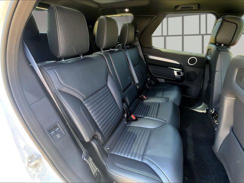 Certified 2025 Land Rover Discovery Dynamic SE AWD/4WD image 28