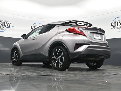 Used 2019 Toyota C-HR XLE FWD image 30