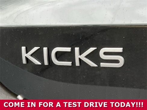 Used 2025 Nissan Kicks SV image 30