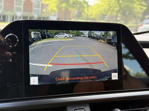 Used 2025 Lexus UX 300h AWD w/ Accessory Package (Z1) image 11