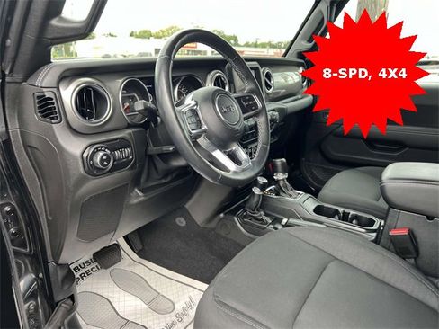 Used 2021 Jeep Gladiator Overland w/ Cold Weather Group image 11