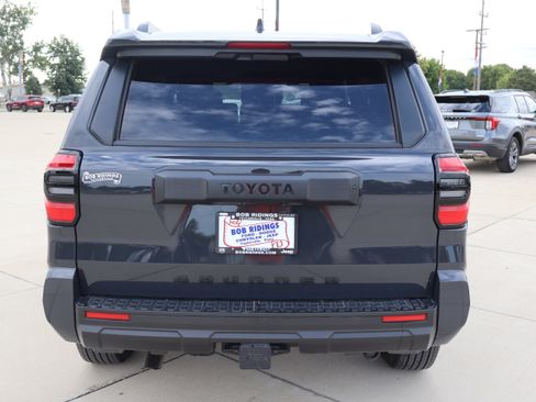 Used 2026 Toyota 4Runner SR5 AWD/4WD image 6