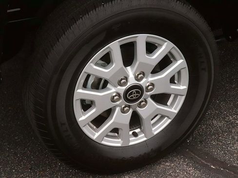 Used 2025 Toyota Tacoma SR5 RWD image 8
